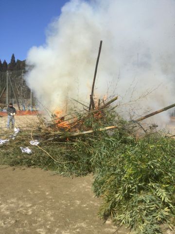 まだ燃えきってないし!